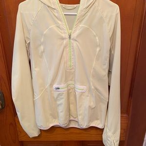 Lululemon 3/4 windbreaker light green